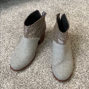 Toms Lacy Bootie Grey